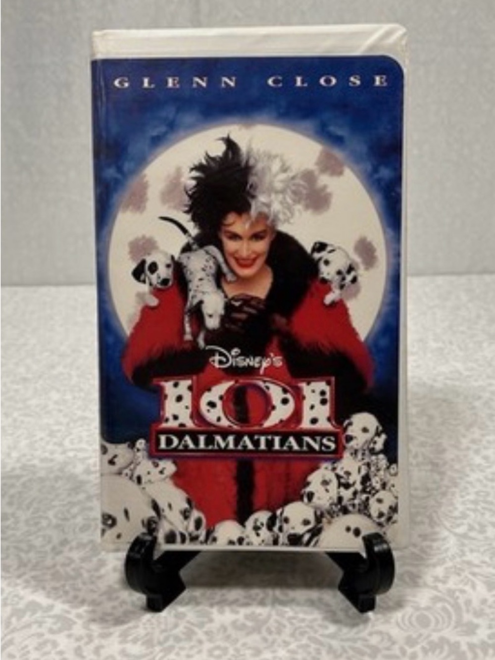 Disney 101 Dalmatians Back Cover — Blue, White, Red